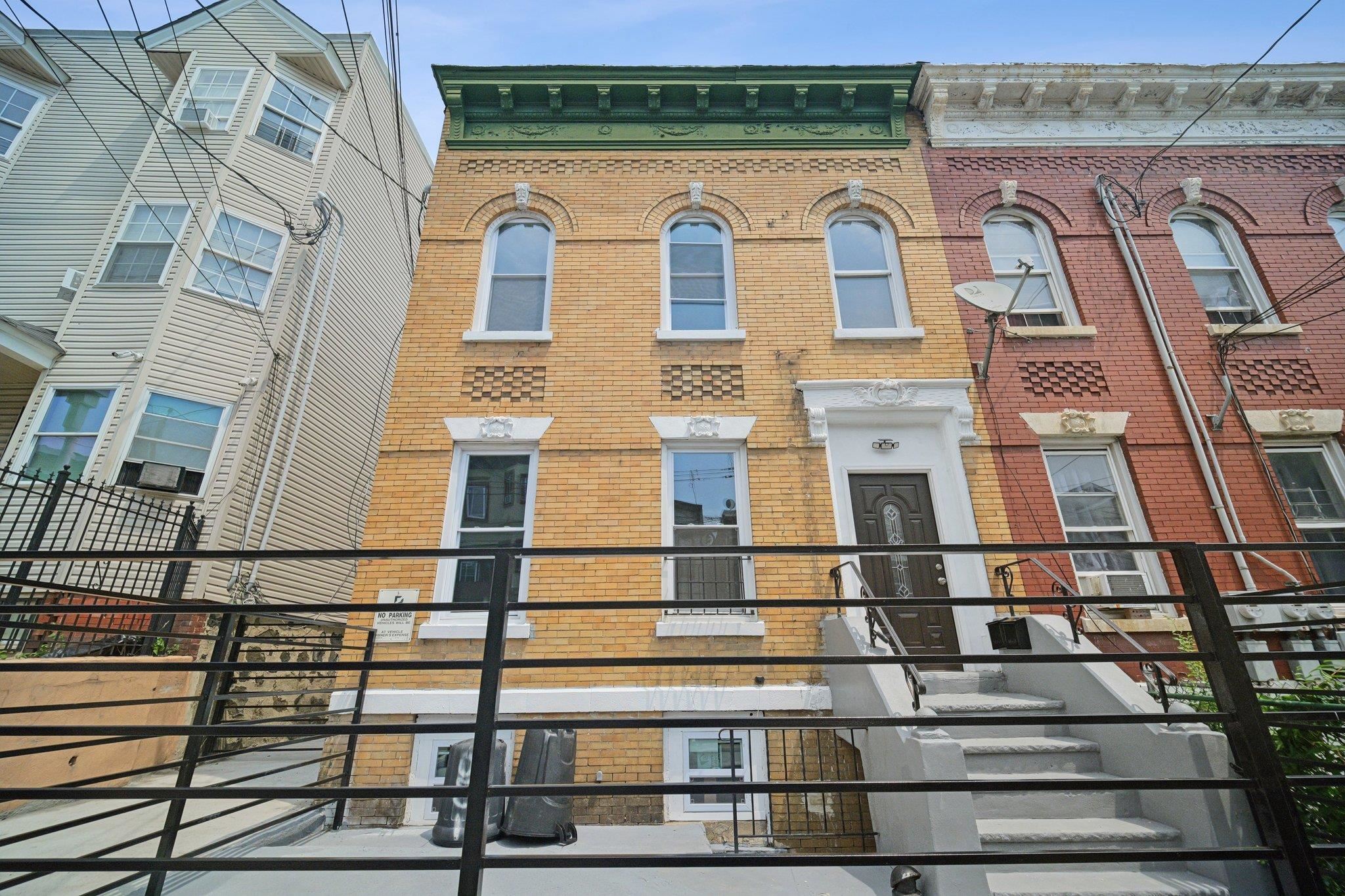 # 250015380 - For Rent in JERSEY CITY - Greenville NJ