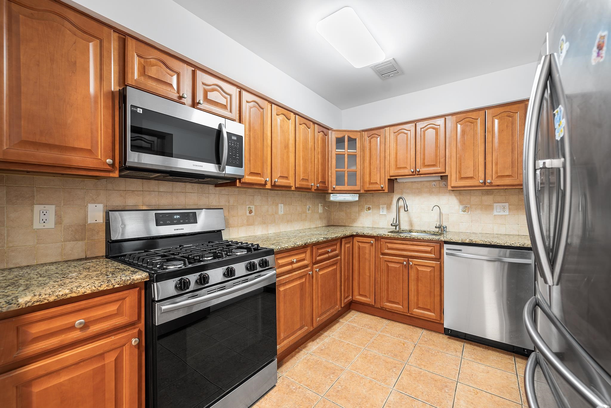 # 250015393 - For Rent in North Bergen NJ