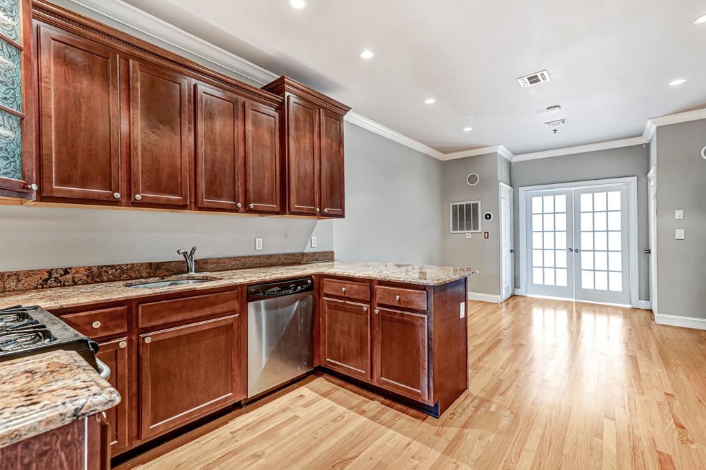 # 250015396 - For Rent in Hoboken NJ