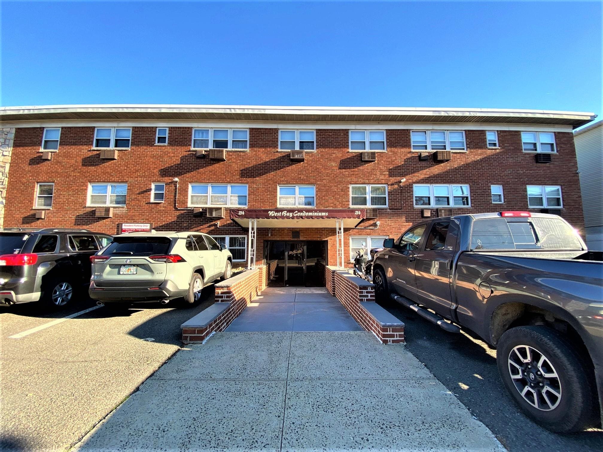 # 250015397 - For Rent in Bayonne NJ