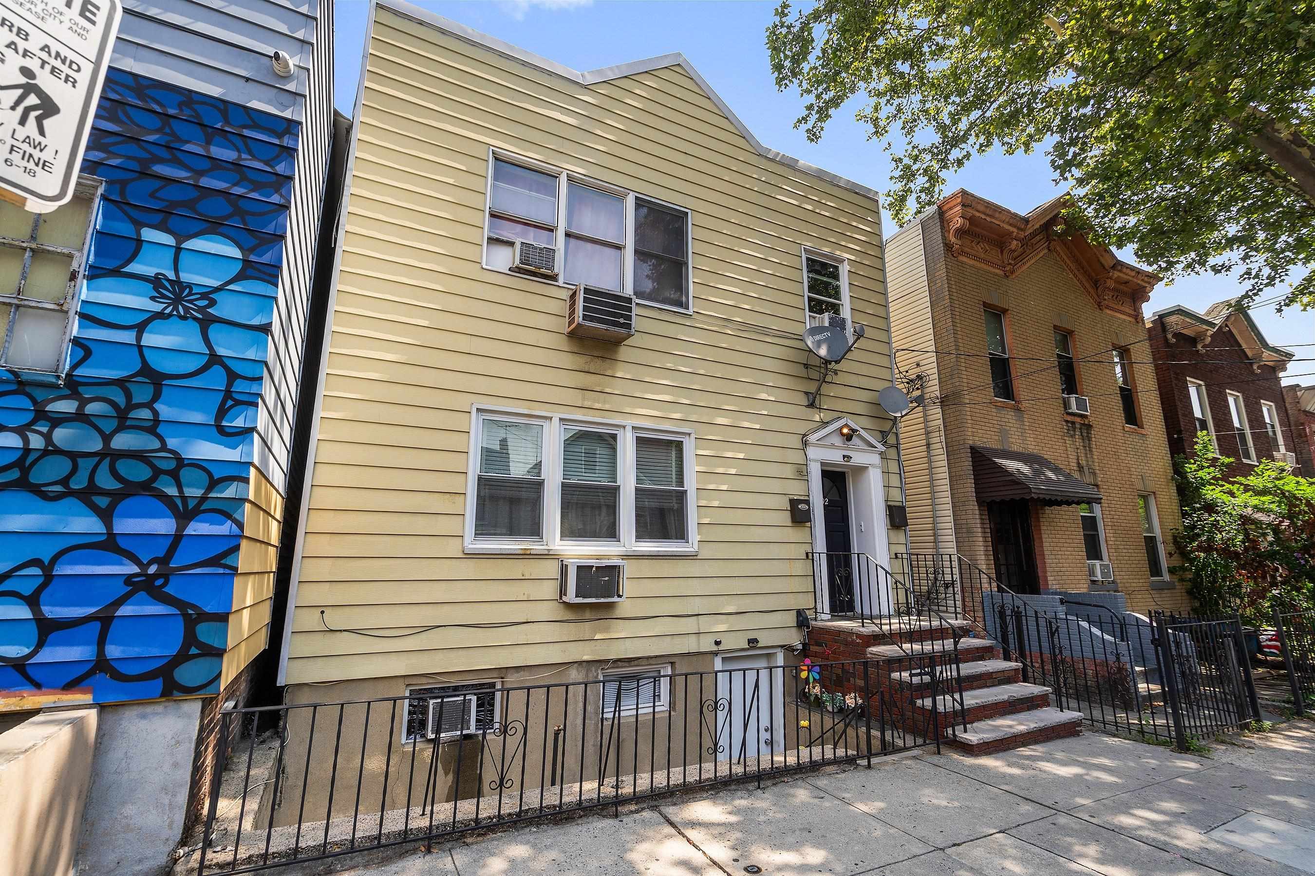 # 250015414 - For Rent in JERSEY CITY - Heights NJ