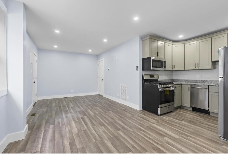 # 250015438 - For Rent in JERSEY CITY - Heights NJ