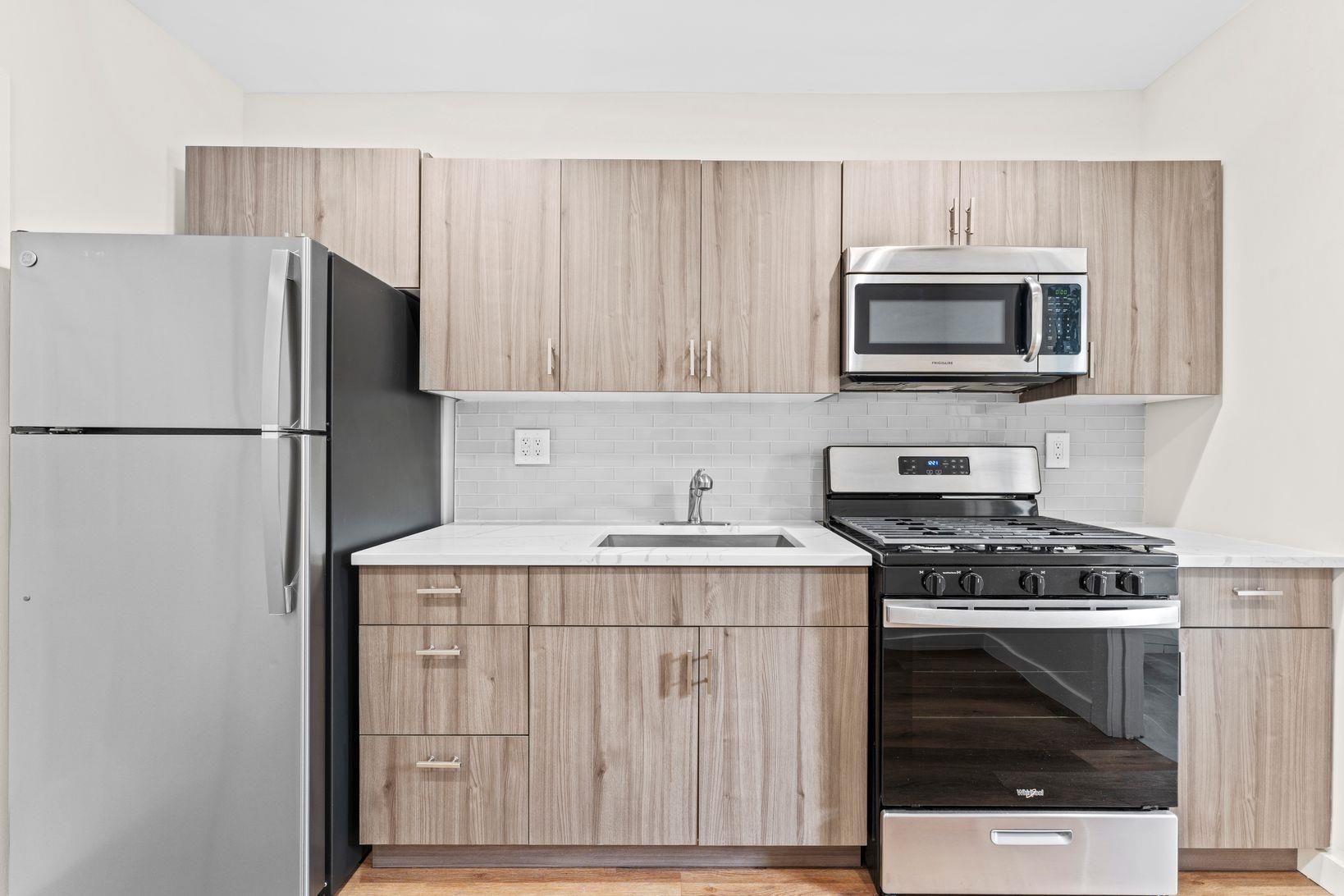 # 250015448 - For Rent in Carlstadt NJ