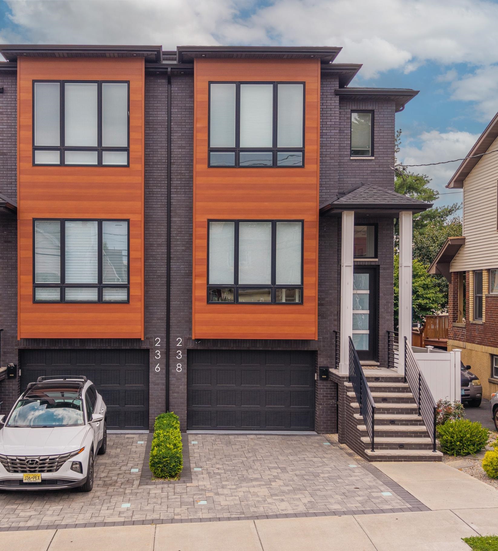 # 250015471 - For Rent in Cliffside Park NJ