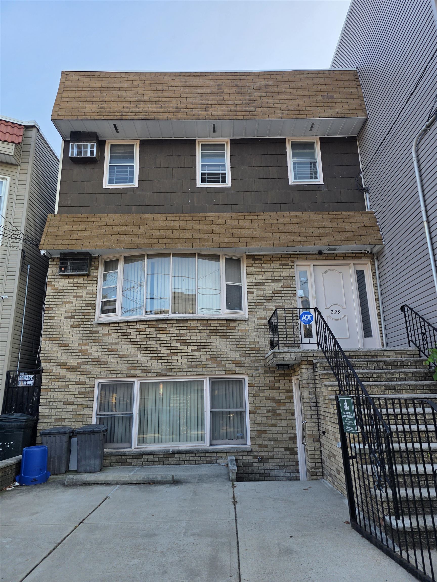 # 250015476 - For Rent in JERSEY CITY - Heights NJ