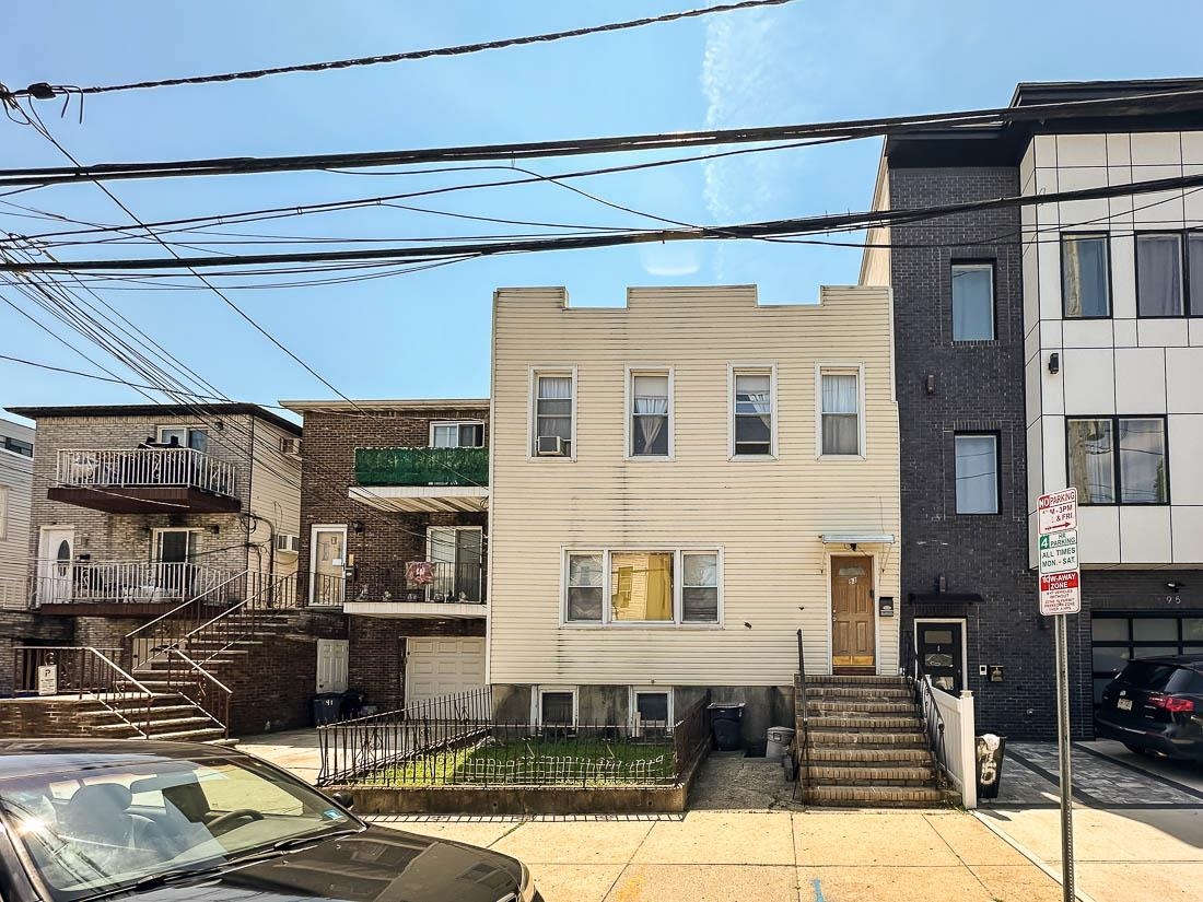 # 250015498 - For Rent in JERSEY CITY - Heights NJ