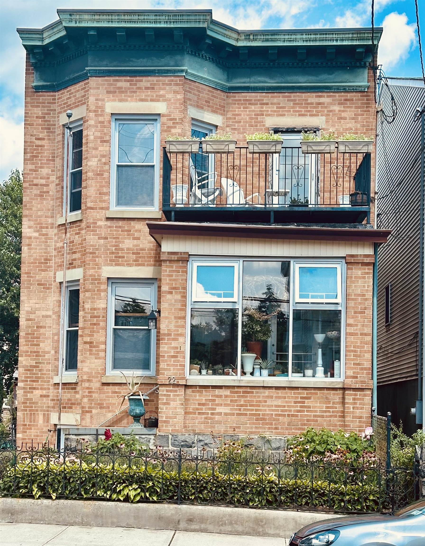 # 250015524 - For Rent in Weehawken NJ