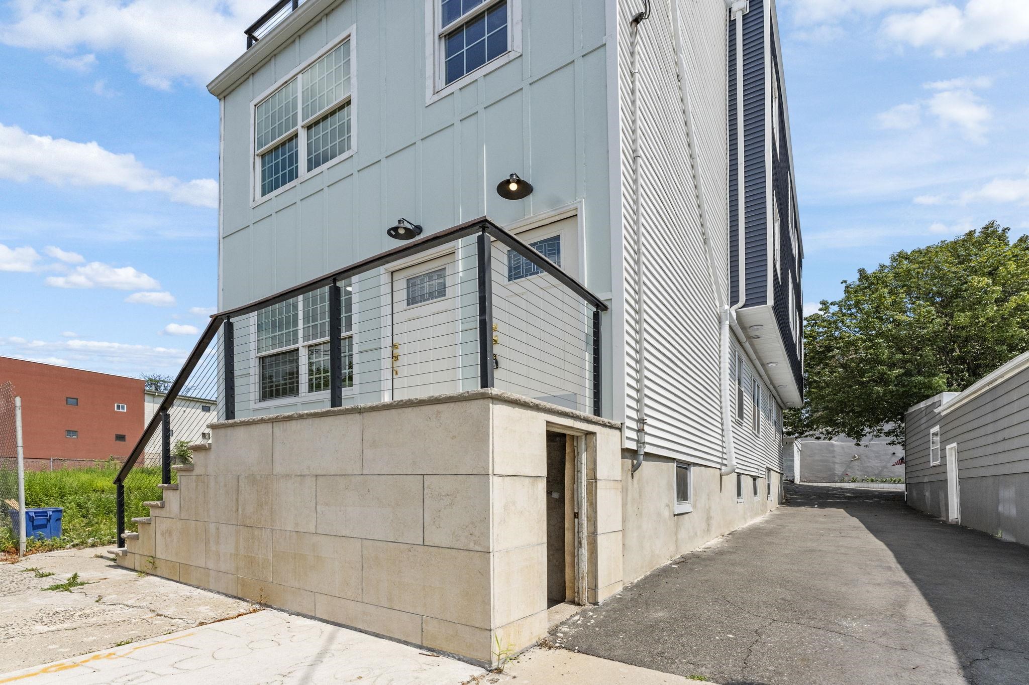 # 250015546 - For Rent in West New York NJ