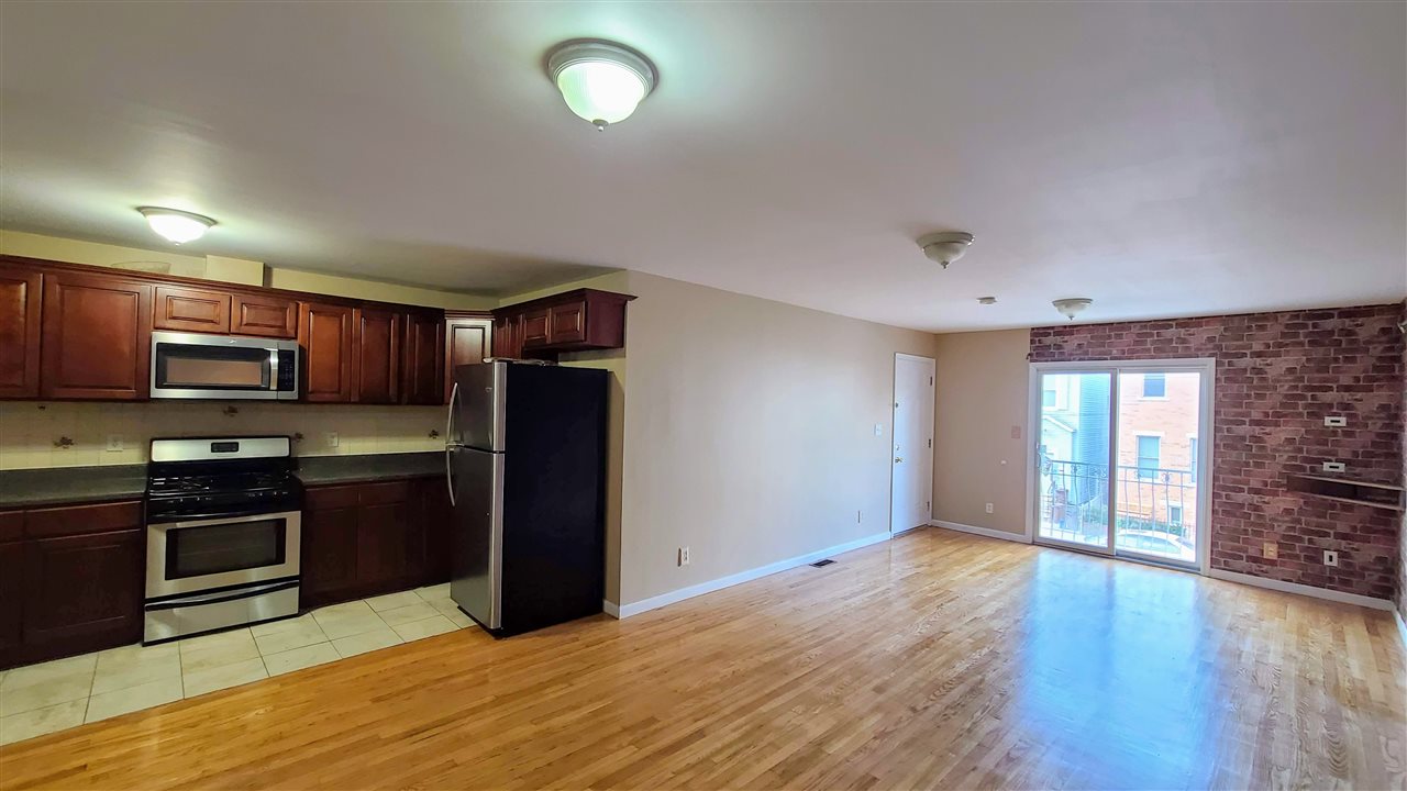 # 250015565 - For Rent in JERSEY CITY - Heights NJ