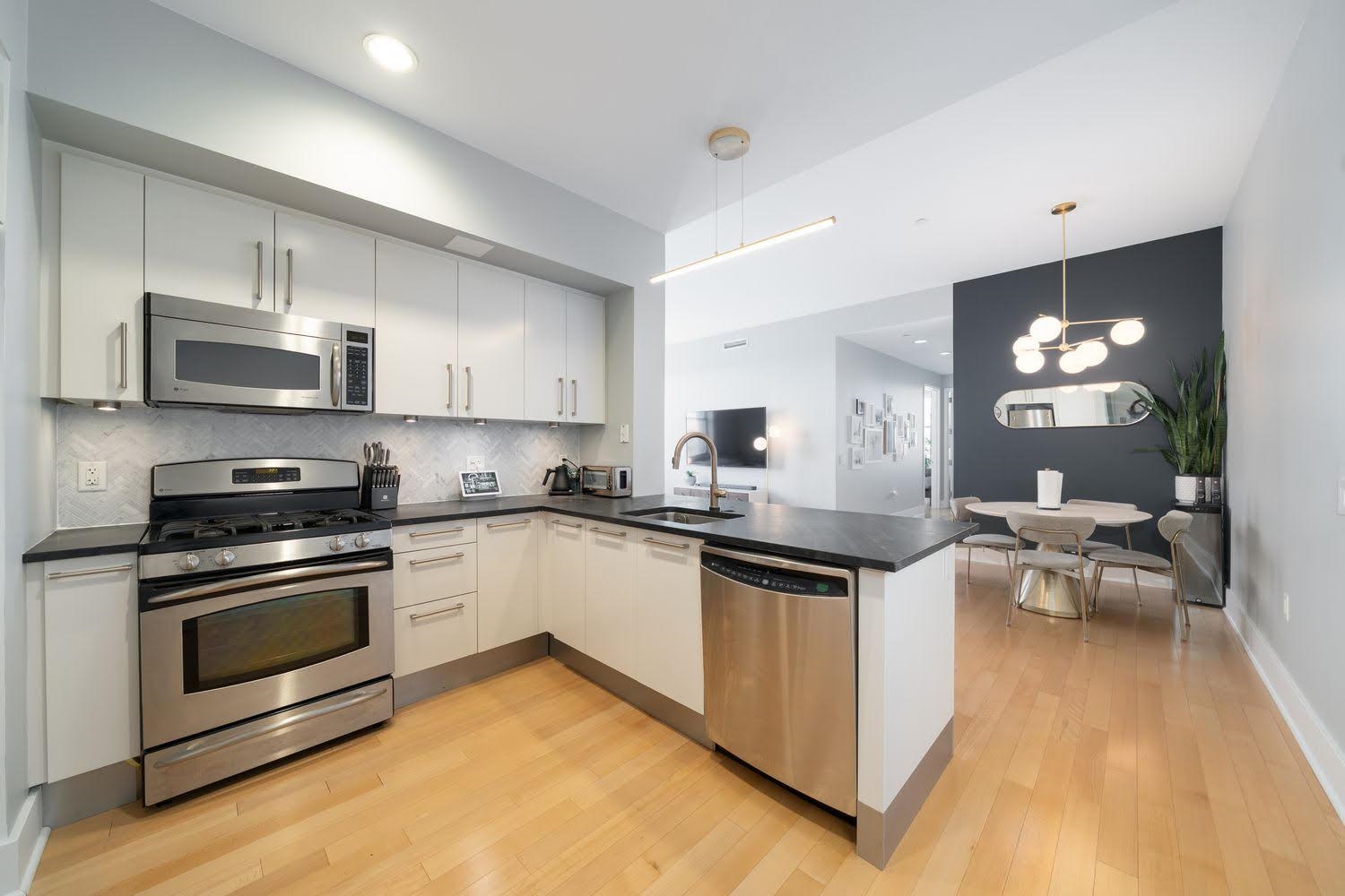 # 250015573 - For Rent in JERSEY CITY - Bergen-Lafayett NJ