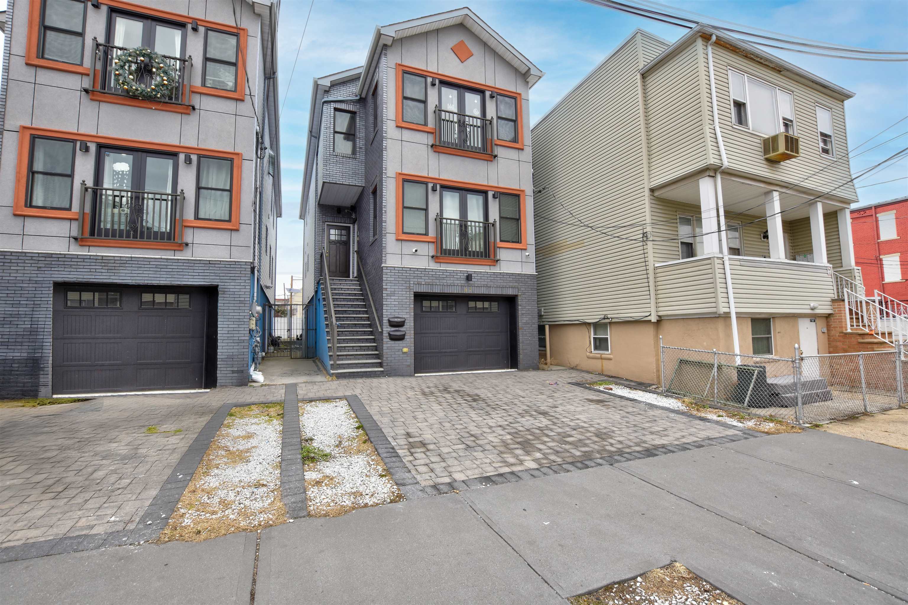 # 250015583 - For Rent in Bayonne NJ