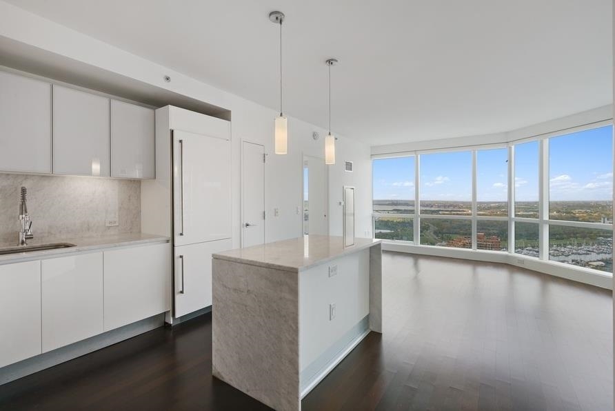 # 250015610 - For Rent in JERSEY CITY - Downtown NJ