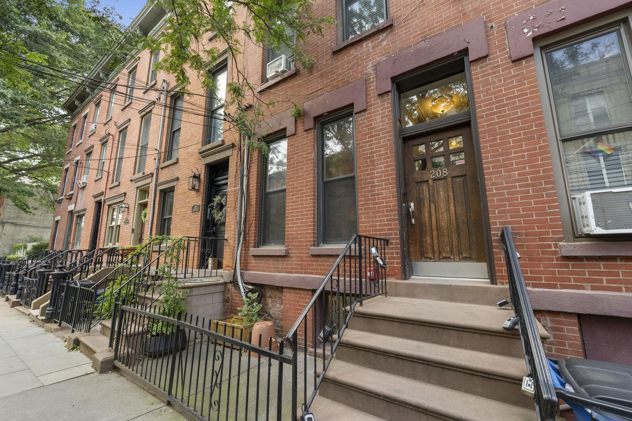 # 250015612 - For Rent in JERSEY CITY - Downtown NJ