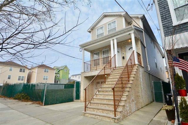 # 250015630 - For Rent in Bayonne NJ