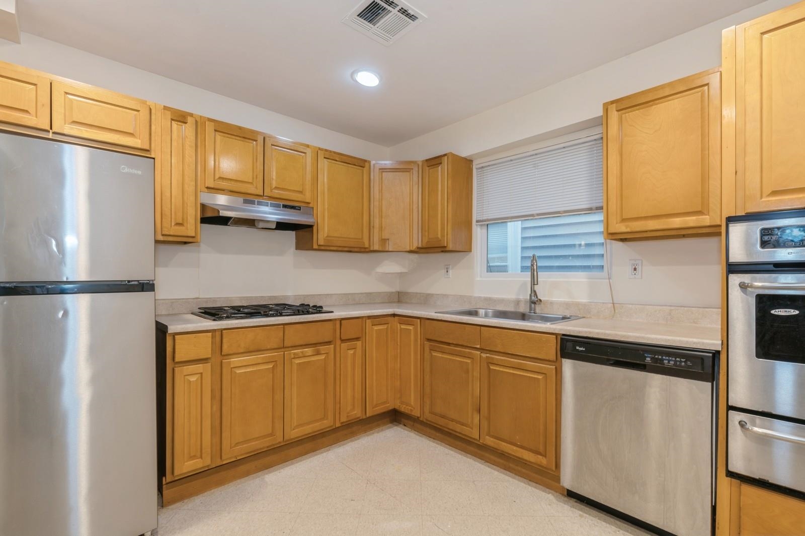 # 250015634 - For Rent in JERSEY CITY - Greenville NJ