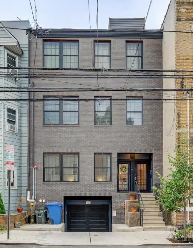 # 250015672 - For Rent in JERSEY CITY - Heights NJ