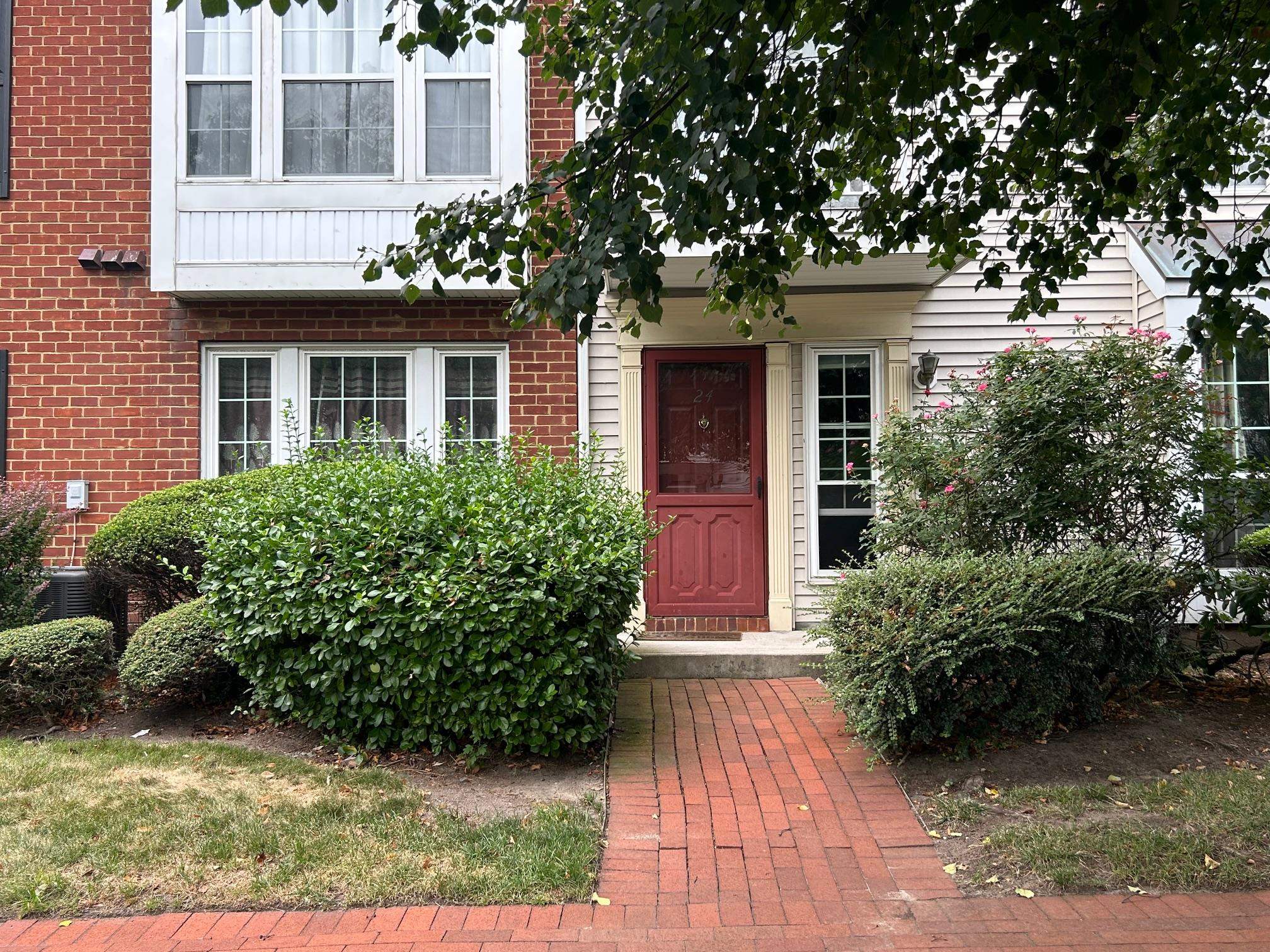 # 250015747 - For Rent in JERSEY CITY - West Bergen NJ