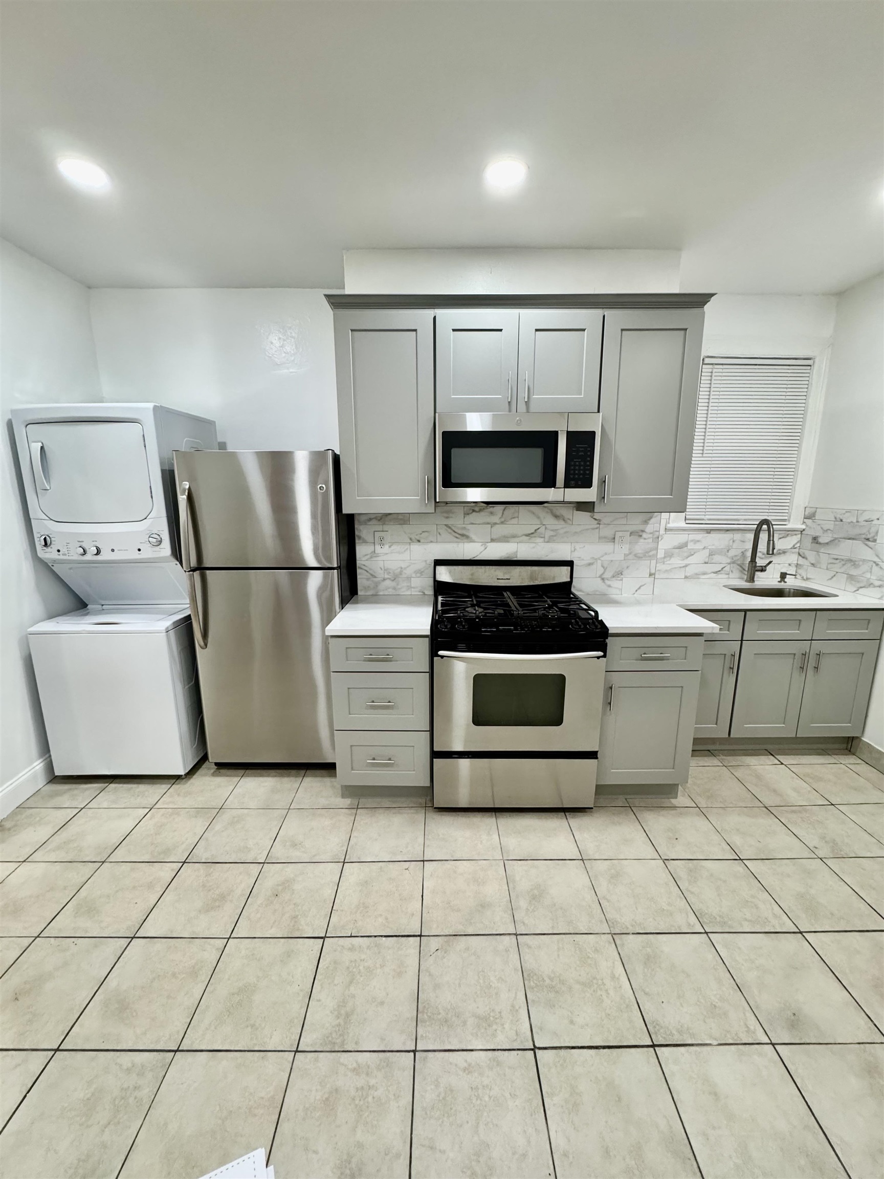 # 250015751 - For Rent in JERSEY CITY - Heights NJ