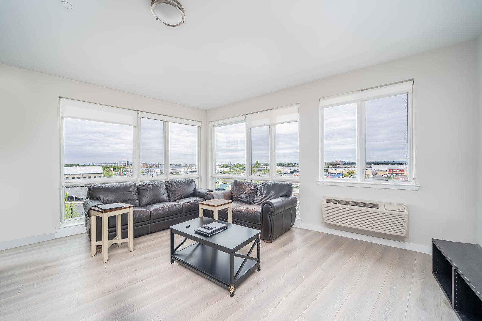 # 250015754 - For Rent in JERSEY CITY - West Bergen NJ