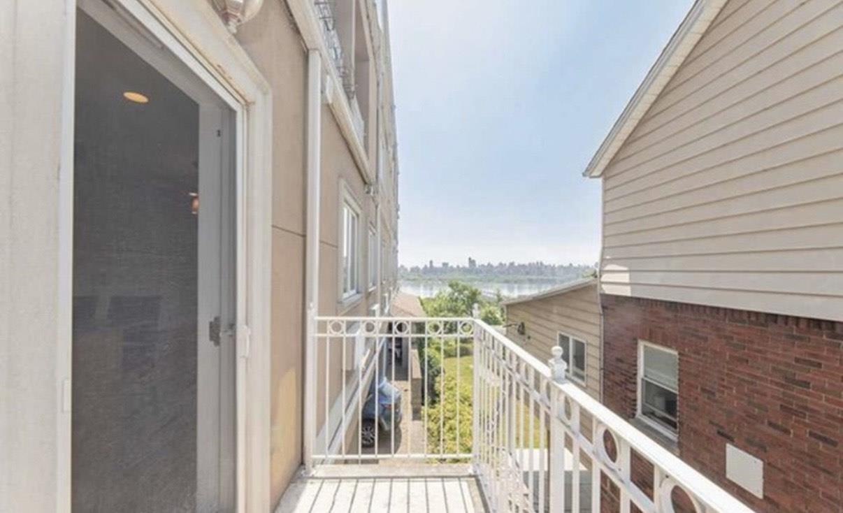 # 250015755 - For Rent in Cliffside Park NJ