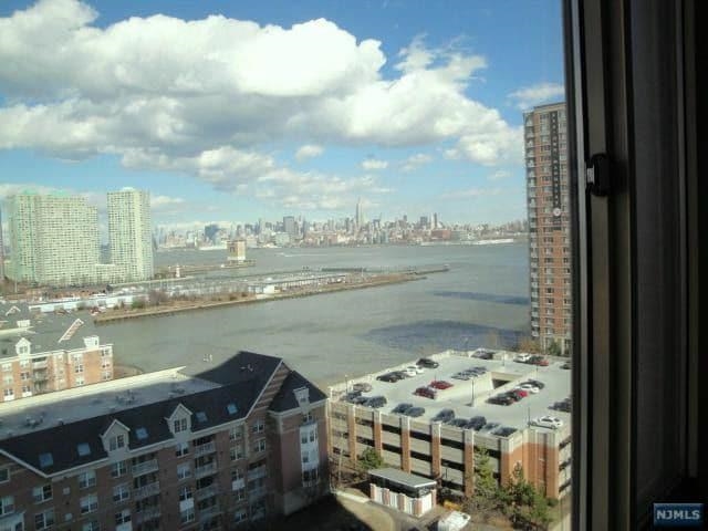 # 250015758 - For Rent in JERSEY CITY - Downtown NJ