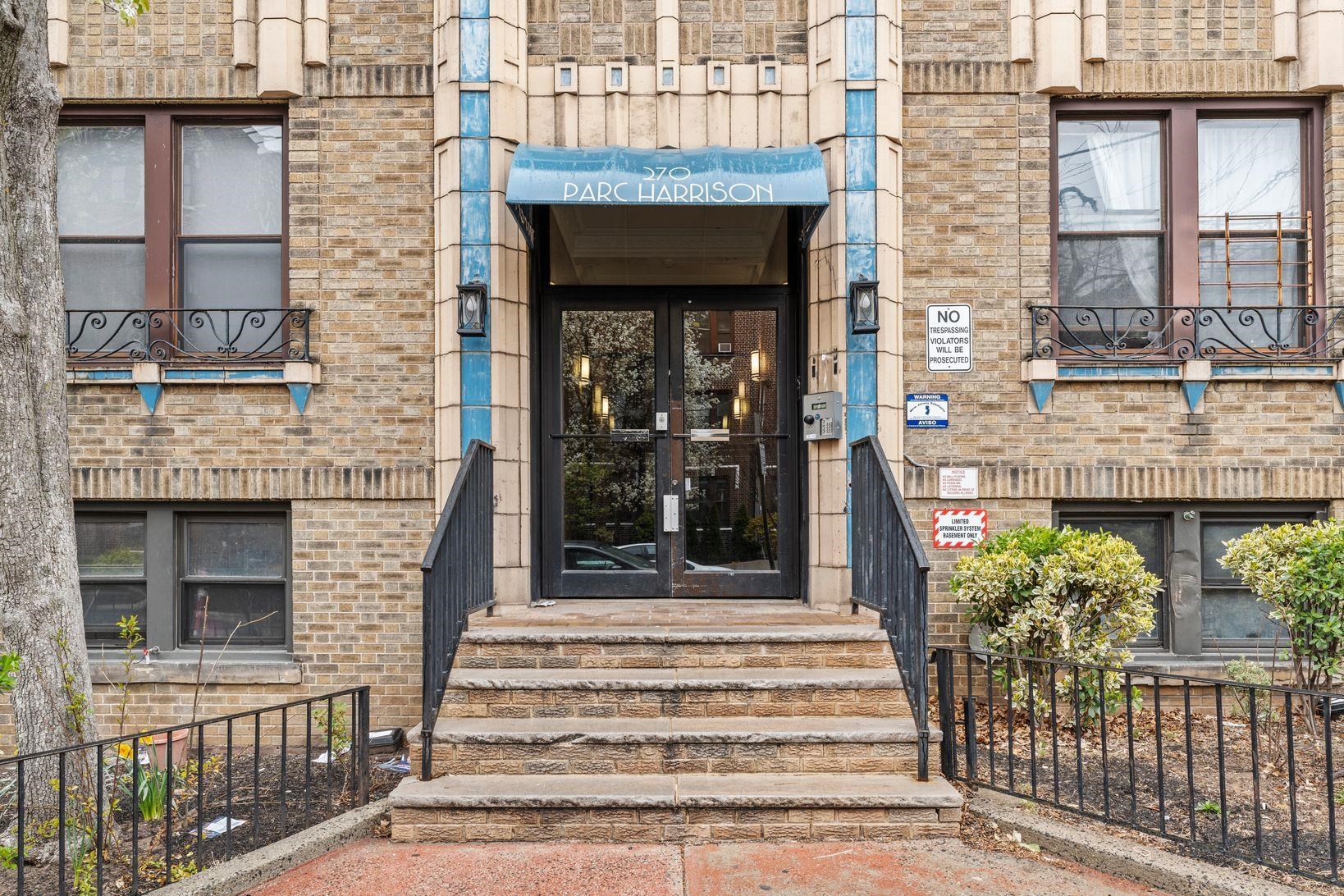 # 250015792 - For Rent in JERSEY CITY - Journal Square NJ