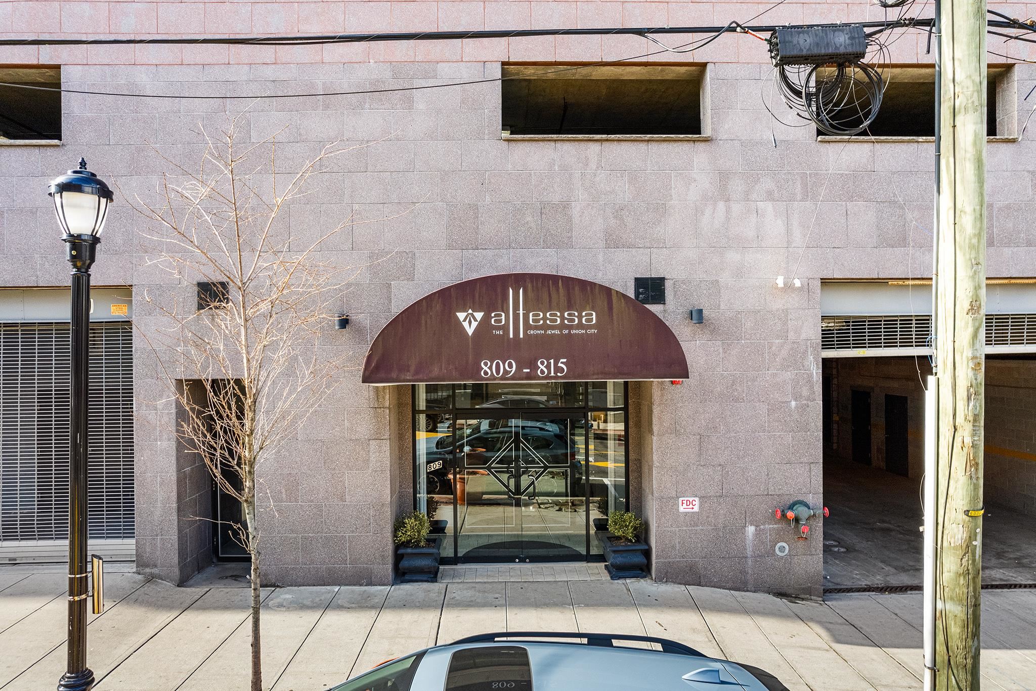 # 250015840 - For Rent in Union City NJ