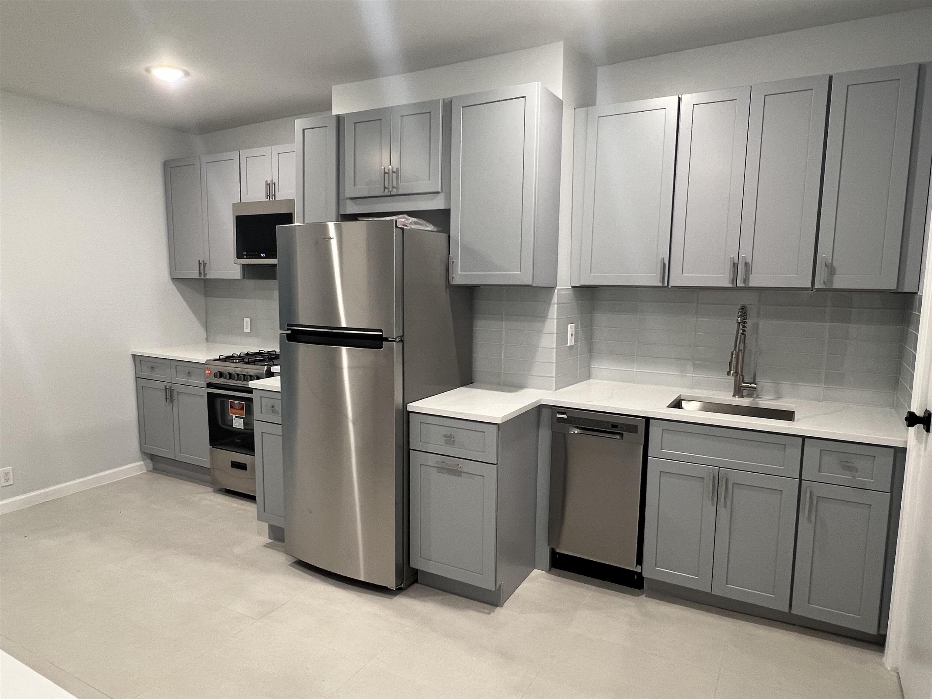 # 250015871 - For Rent in Union City NJ