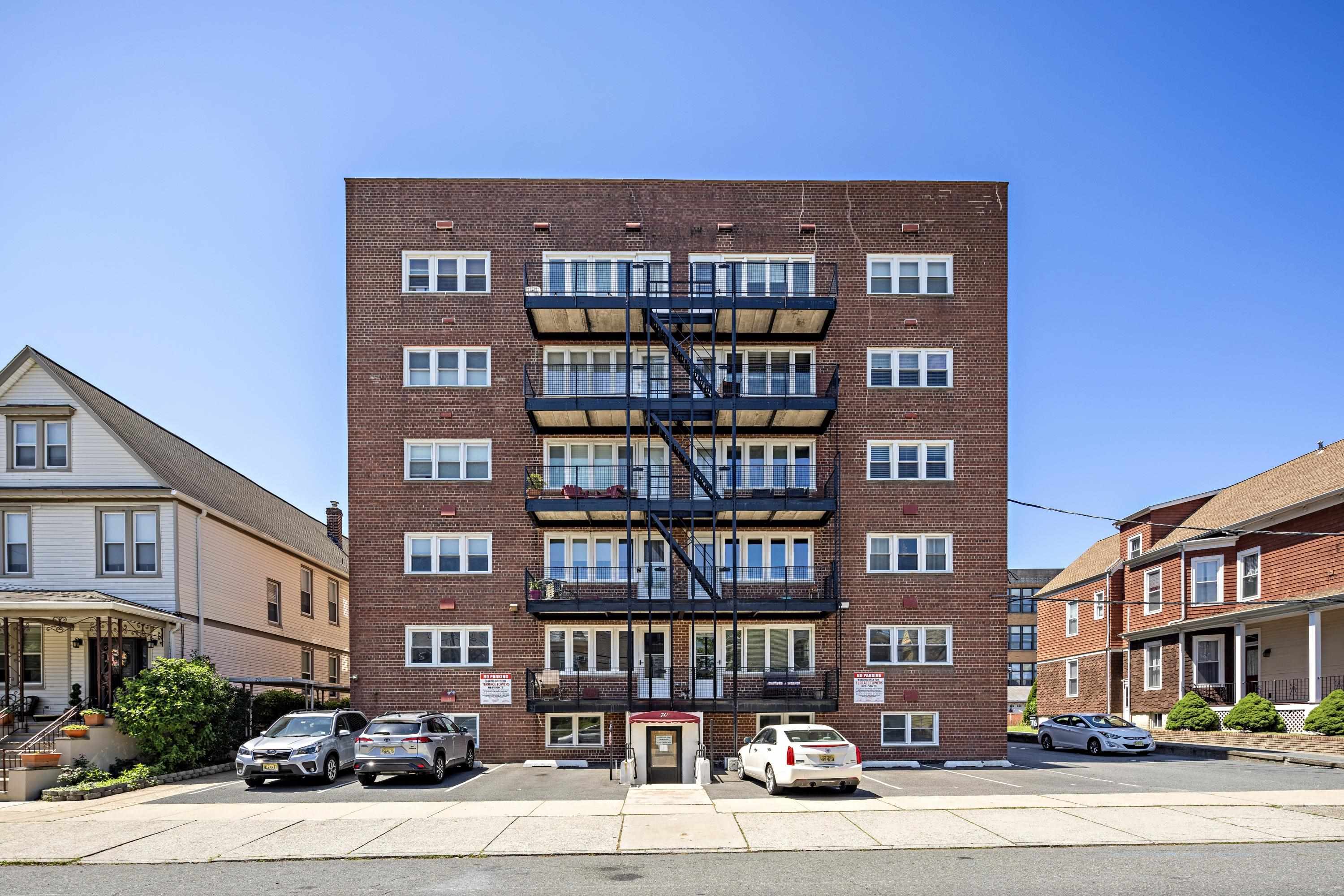 # 250015872 - For Rent in Bayonne NJ