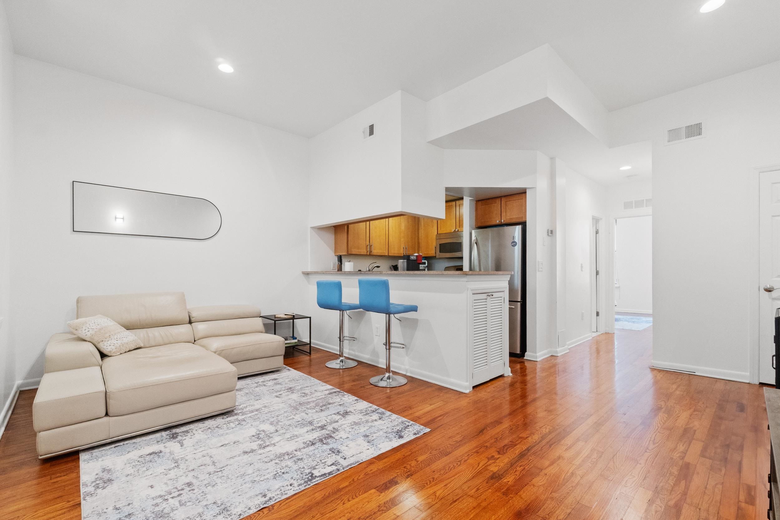 # 250015893 - For Rent in JERSEY CITY - Downtown NJ
