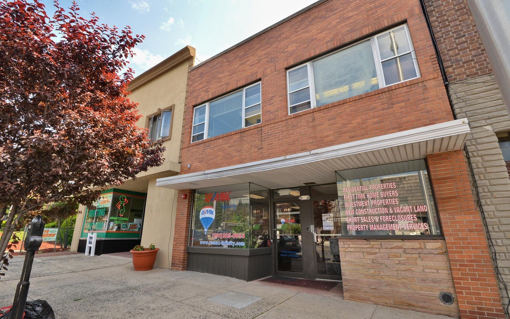 # 250015952 - For Rent in Secaucus NJ