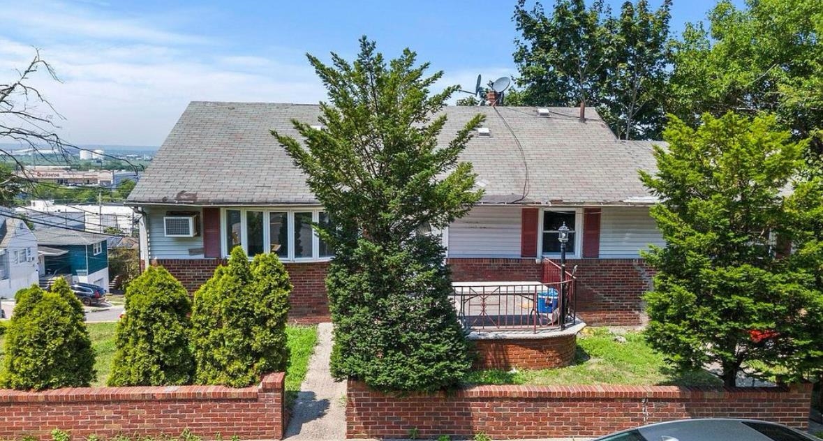 # 250015955 - For Rent in North Bergen NJ