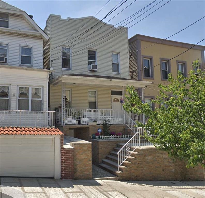 # 250015991 - For Rent in Union City NJ