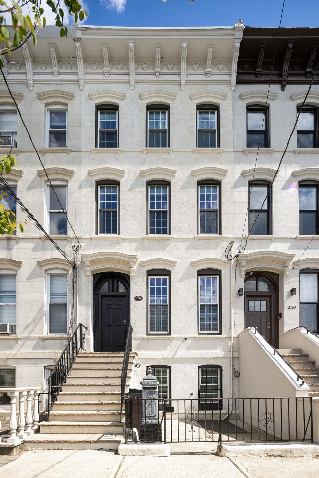 # 250016027 - For Rent in JERSEY CITY - Bergen-Lafayett NJ
