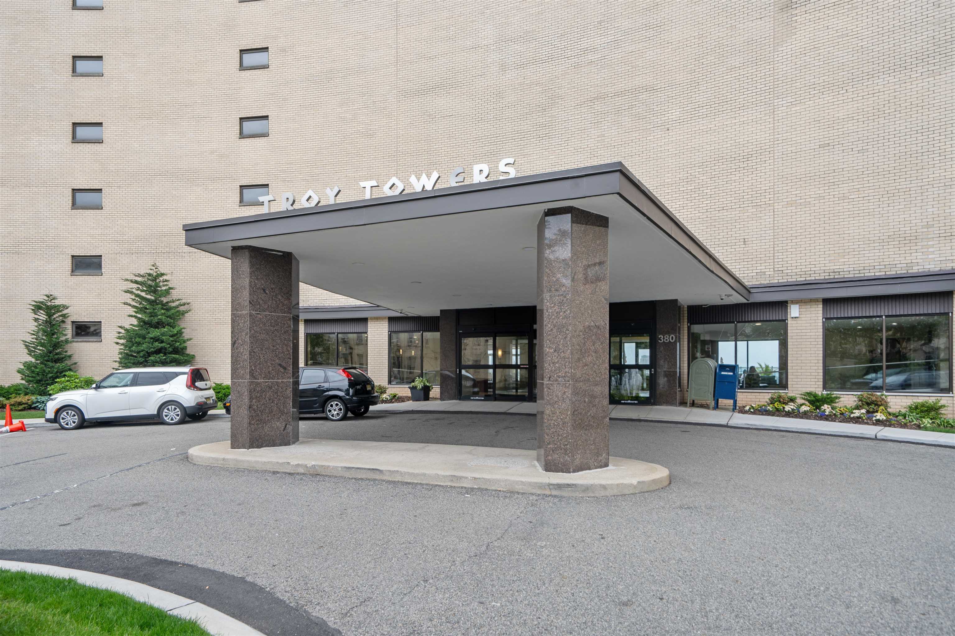 # 250016054 - For Rent in Union City NJ