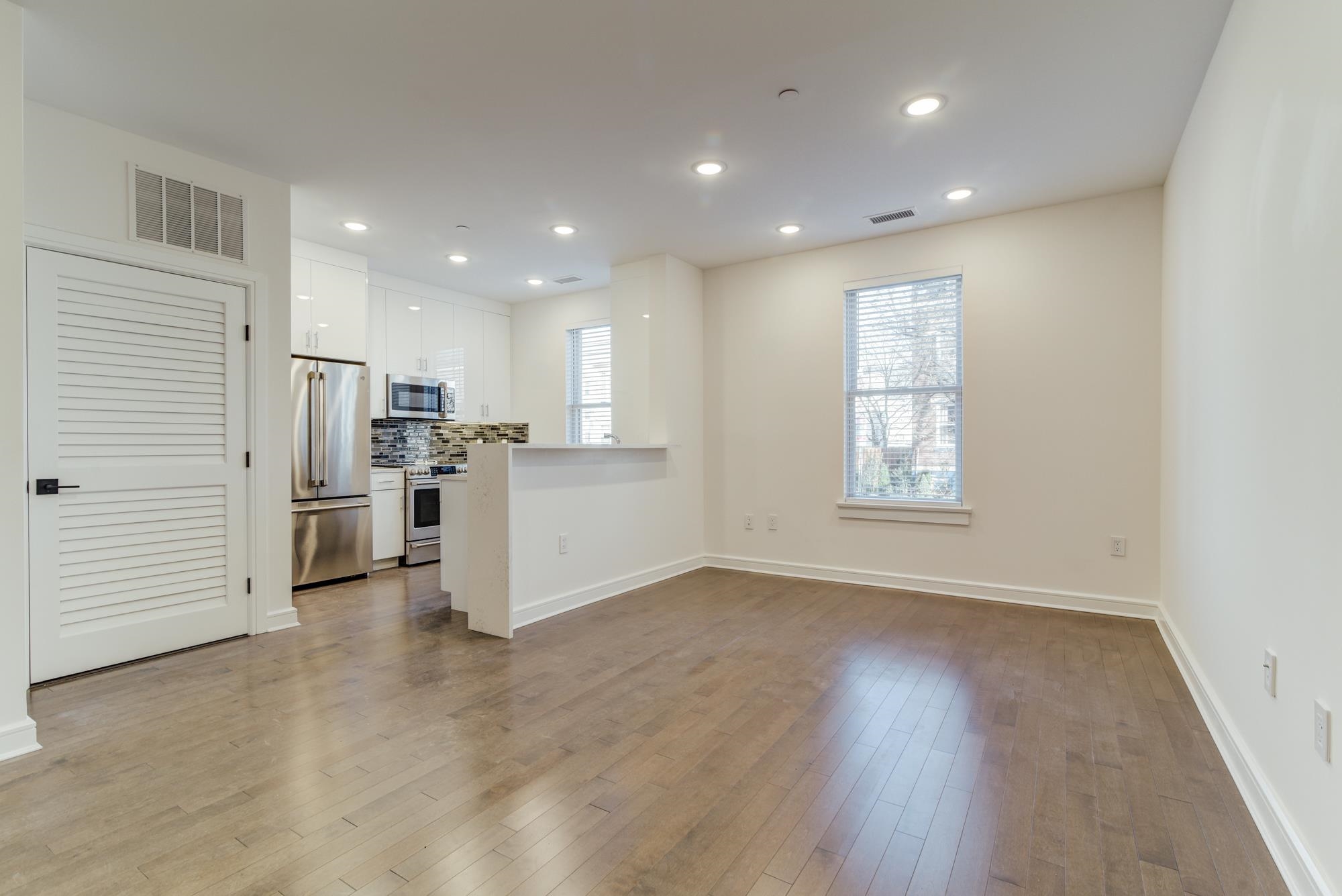 # 250016101 - For Rent in JERSEY CITY - Heights NJ