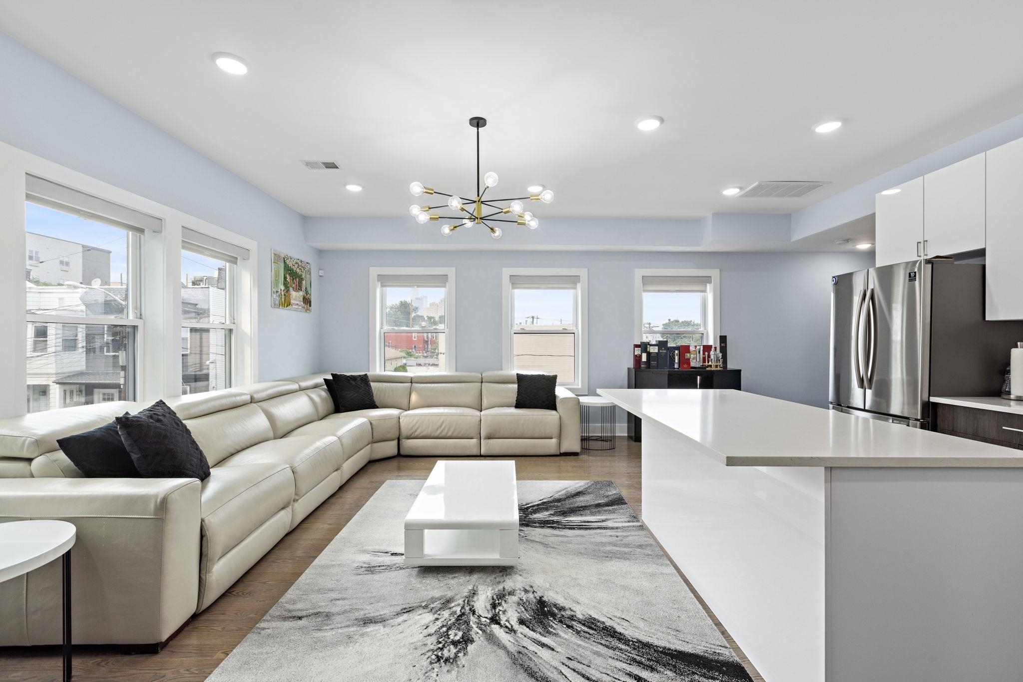 # 250016108 - For Rent in JERSEY CITY - Bergen-Lafayett NJ