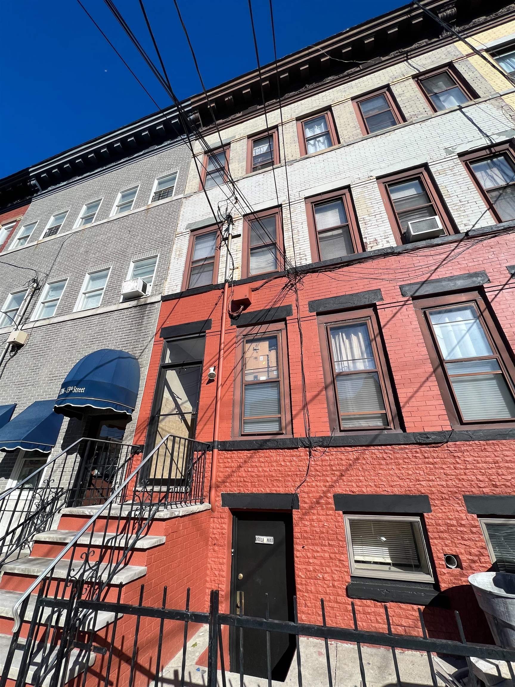 # 250016153 - For Rent in North Bergen NJ