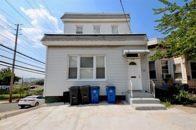 # 250016183 - For Rent in North Bergen NJ