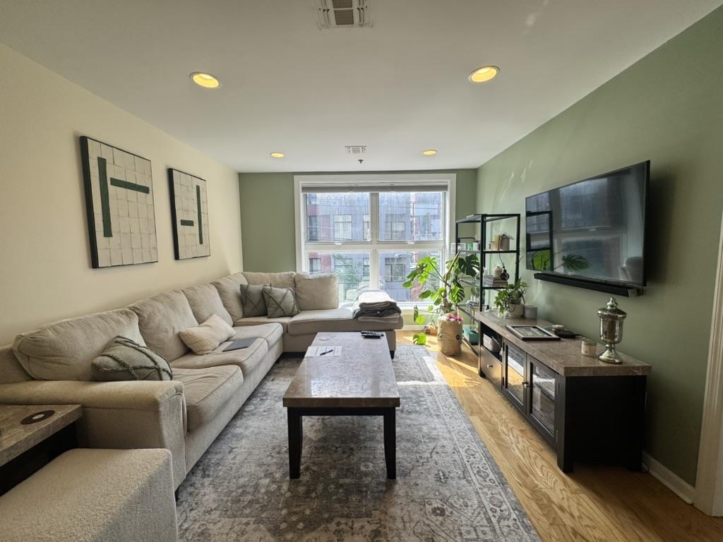 # 250016187 - For Rent in Hoboken NJ