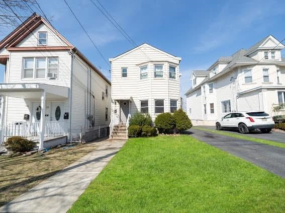 # 250016238 - For Rent in Lyndhurst NJ