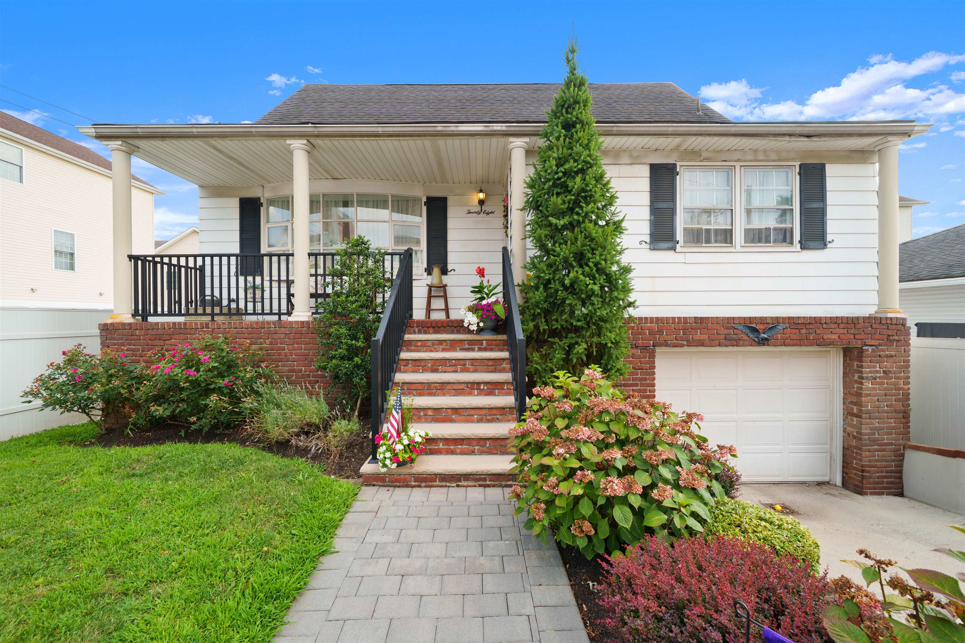 # 250016264 - For Rent in Bayonne NJ