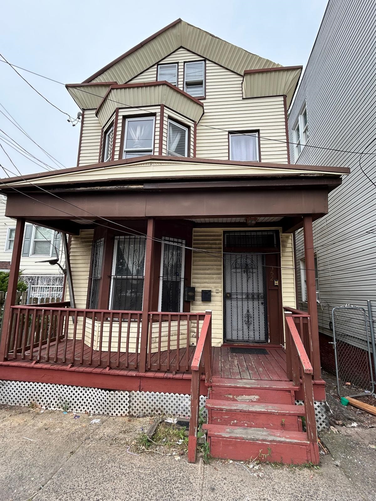 # 250016279 - For Rent in Newark NJ