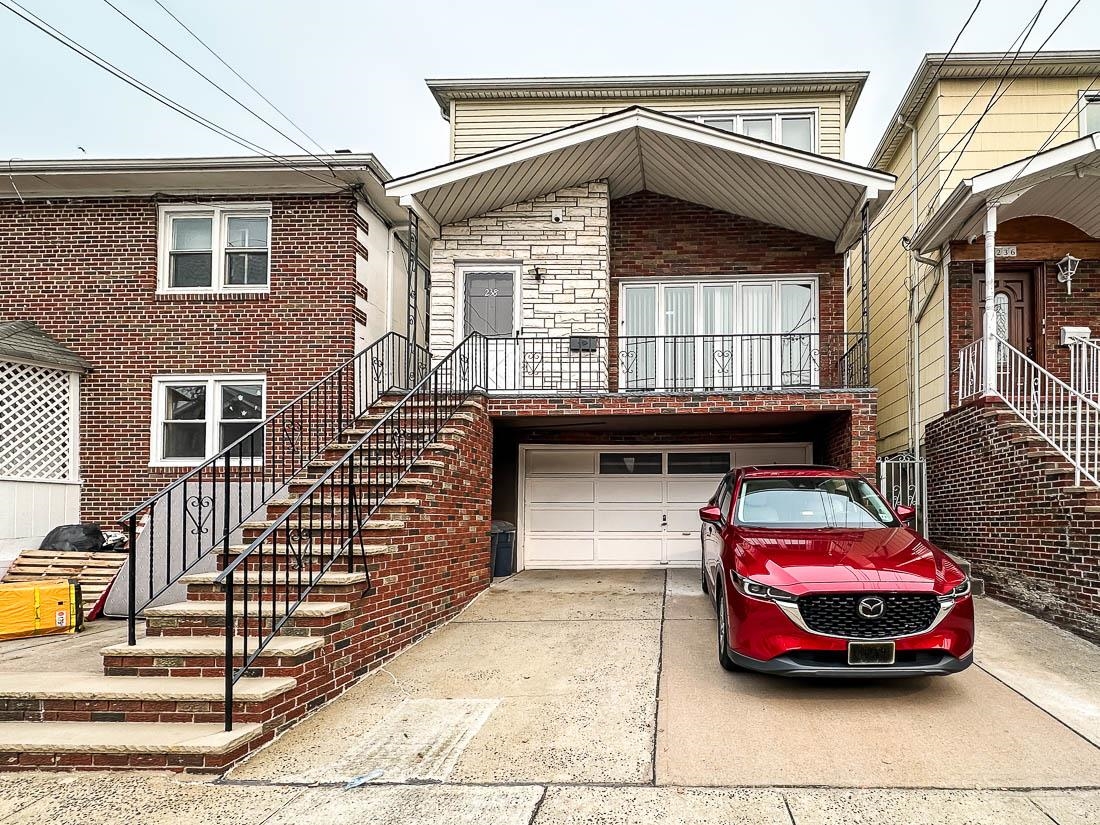 # 250016293 - For Rent in JERSEY CITY - Heights NJ