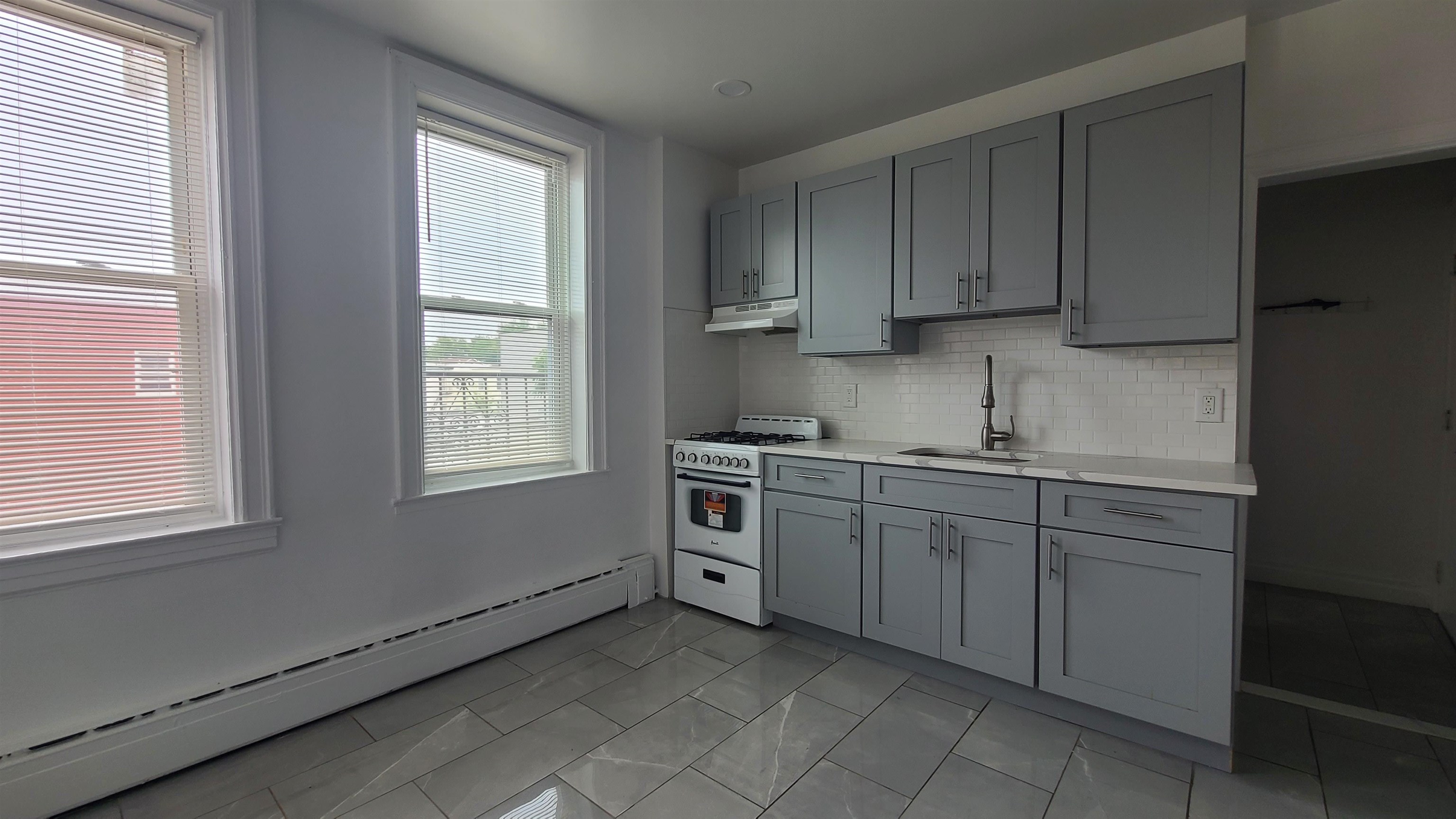 # 250016295 - For Rent in JERSEY CITY - Heights NJ