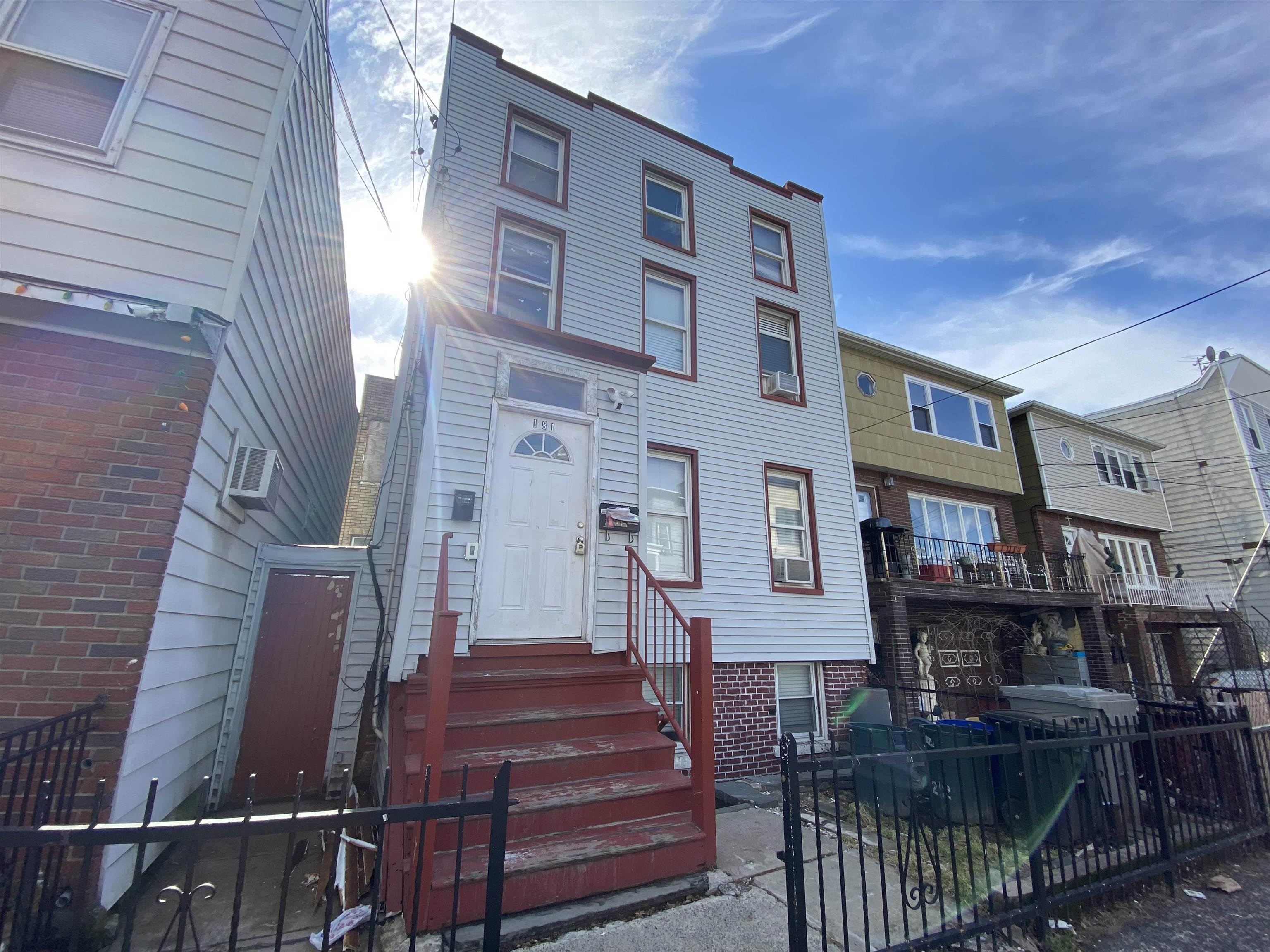 # 250016313 - For Rent in JERSEY CITY - Heights NJ