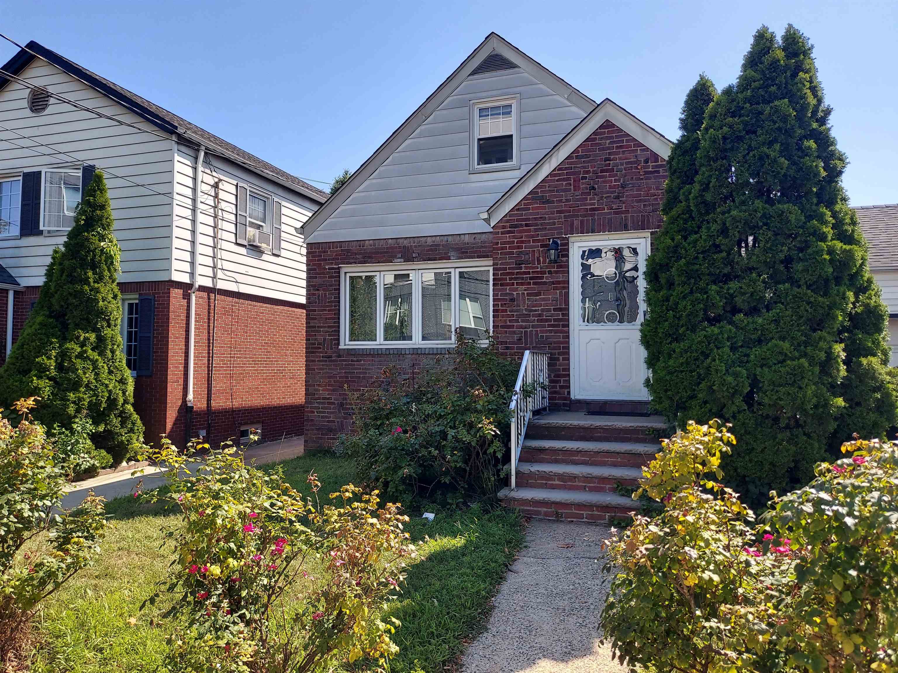 # 250016325 - For Rent in Bayonne NJ