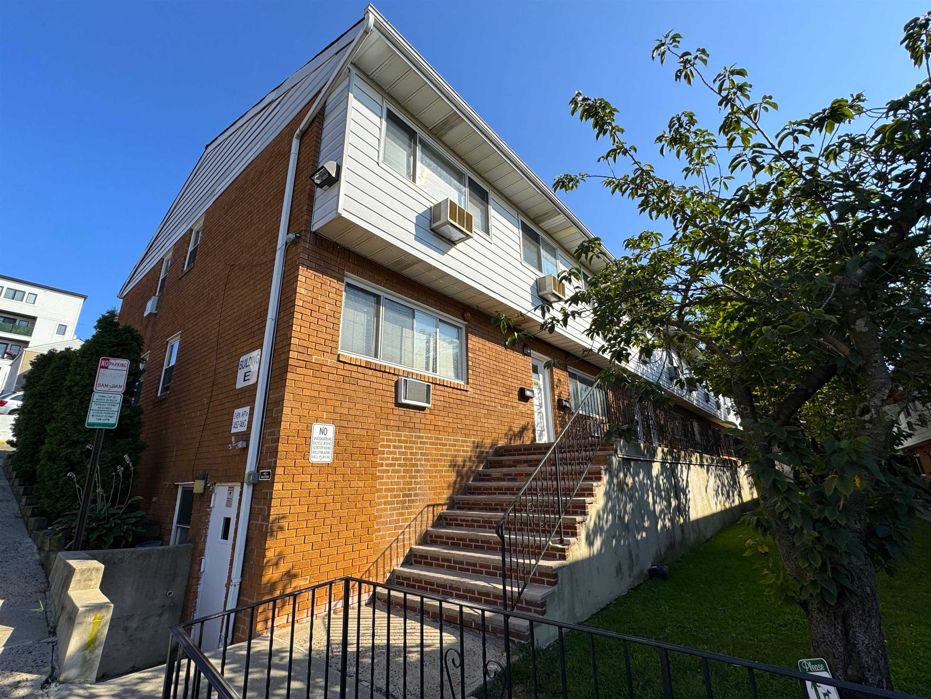 # 250016326 - For Rent in North Bergen NJ