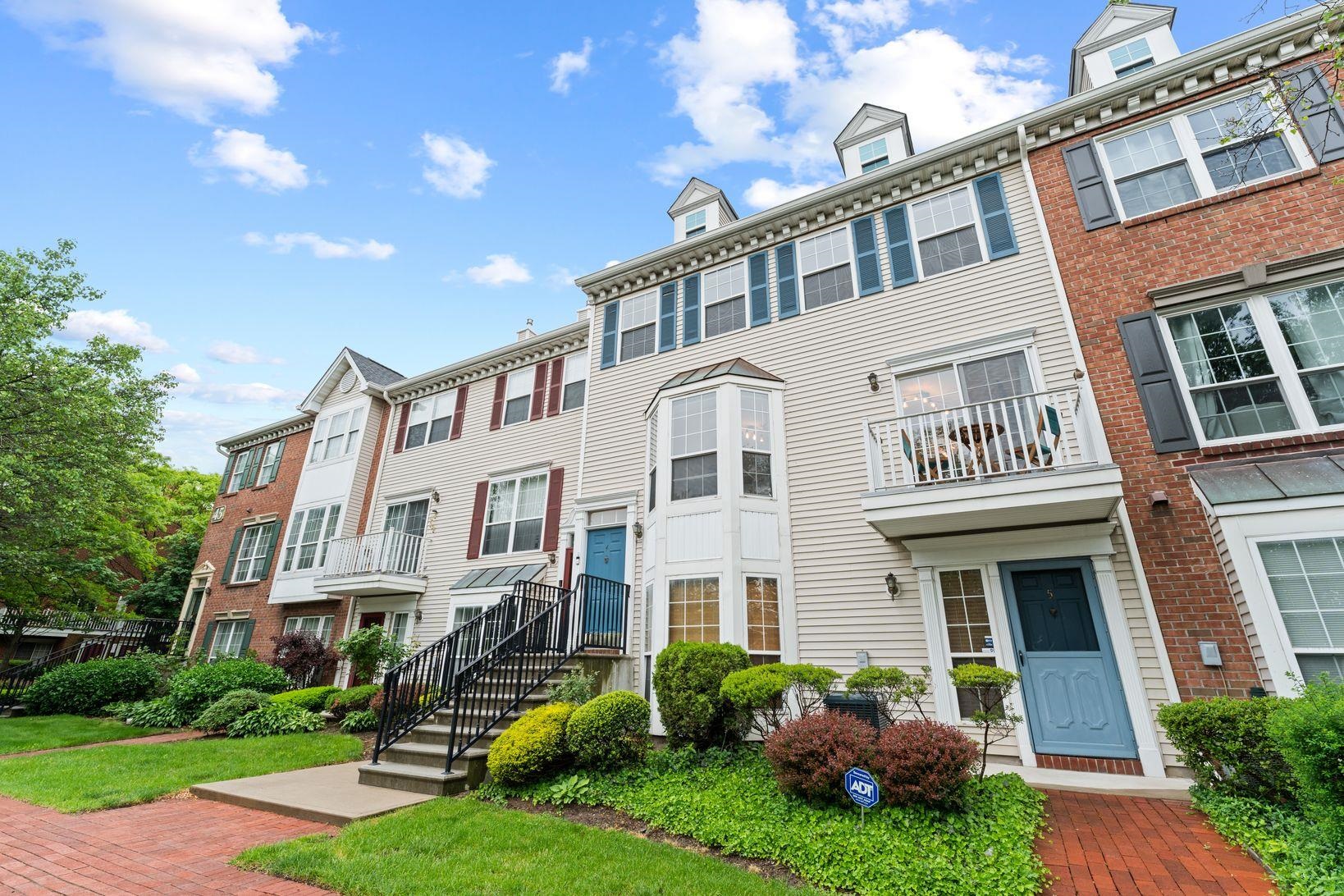 # 250016353 - For Rent in JERSEY CITY - West Bergen NJ