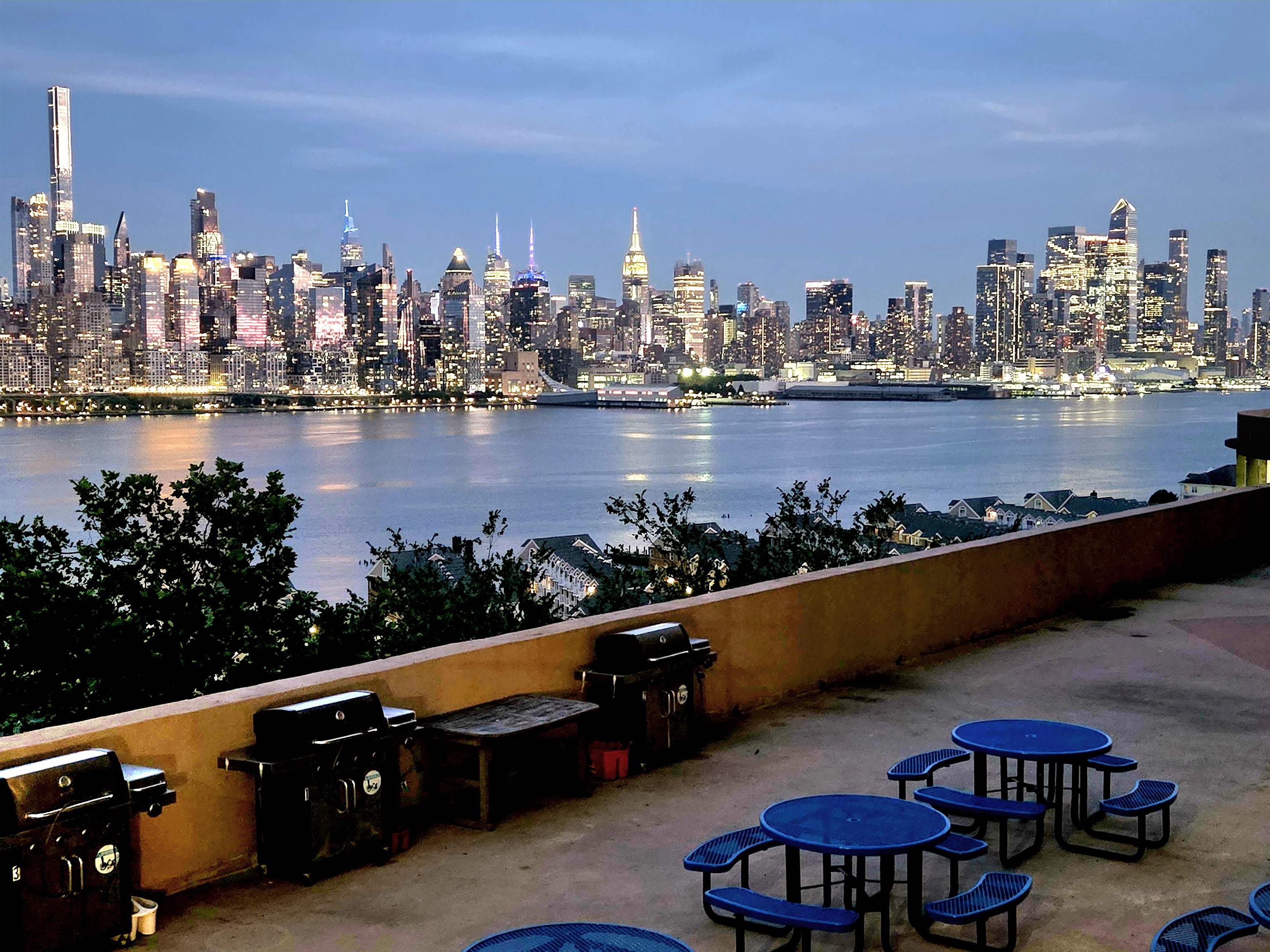 # 250016357 - For Rent in West New York NJ